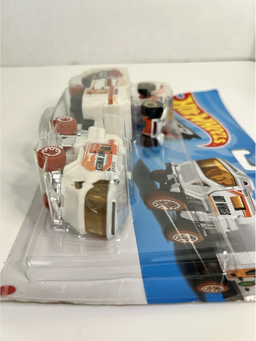 New Hot Wheels Red Planet Transport 2021 1:64 Transporter Vehicle With Car